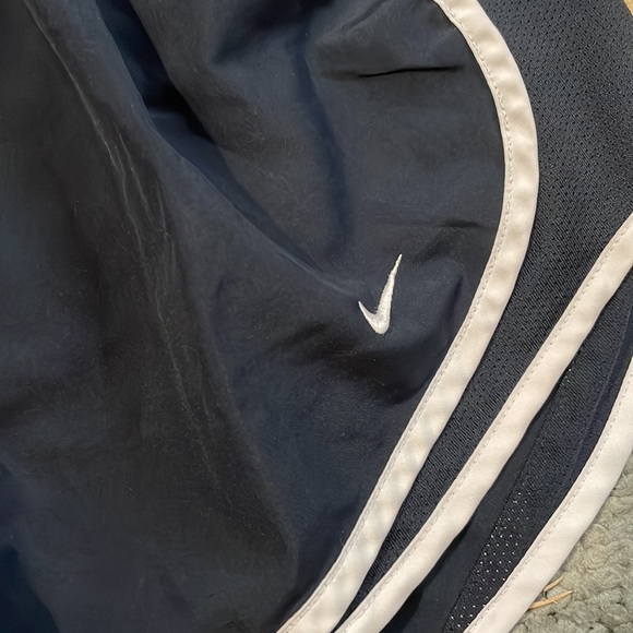 2 PAIR OF NIKE DRI FIT ATHLETIC SHORT SIZE MEDIUM WOMEN - Picture 7 of 10